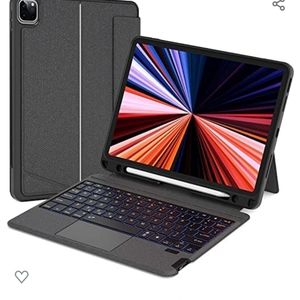 10.5" IPad Case and Keyboard
